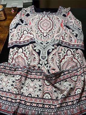 Studio One Paisley Coverlet in Navy, White & Coral